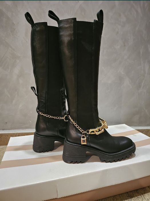 Нови ботуши Carinii от естествена кожа