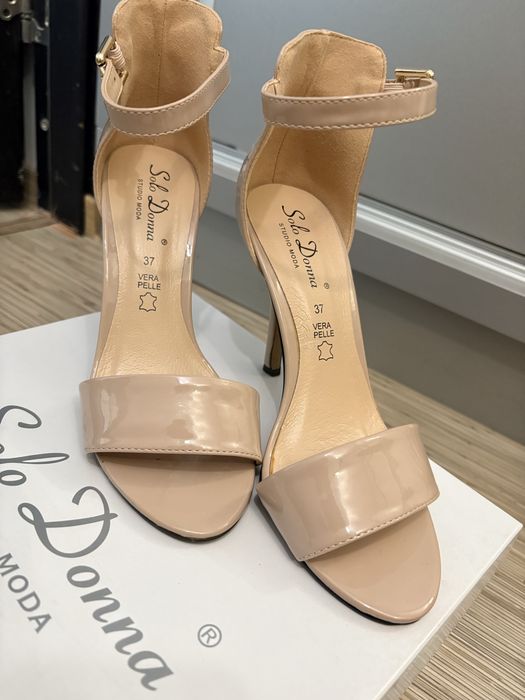 Vand Sandale piele