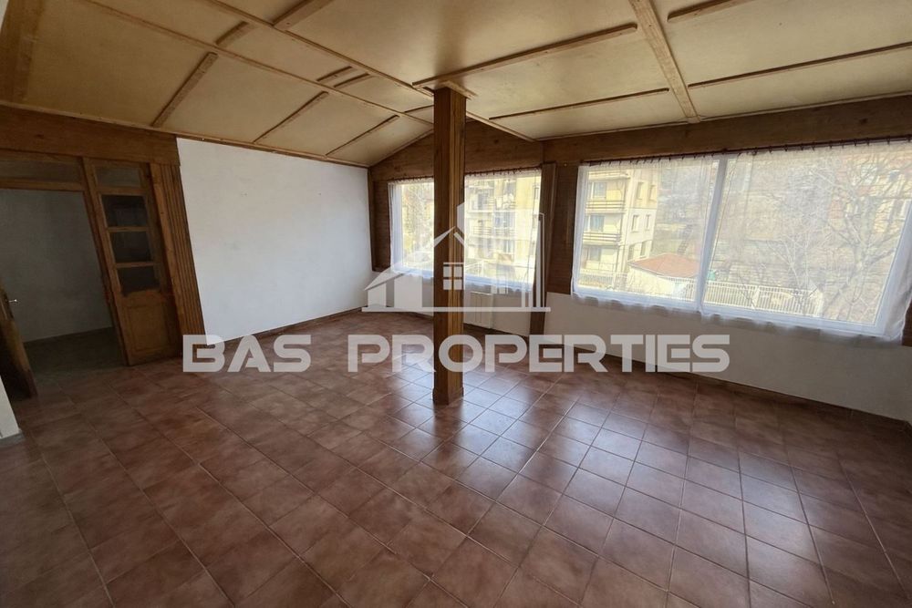 Продава се Къща в с. Владая, Област София-град - 200 кв.м за 890 €/кв.м - Снимка #3