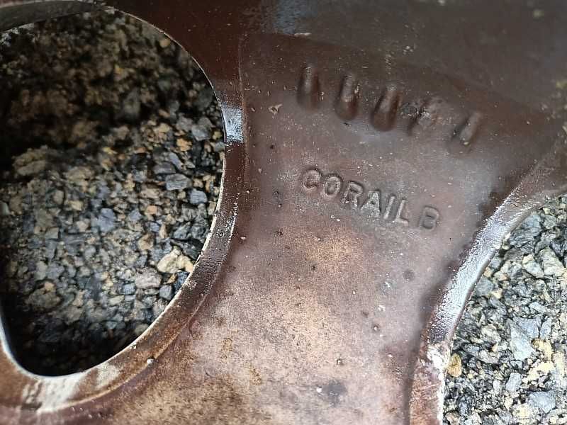 Продам оригинальные легкосплавные диски на Пежо