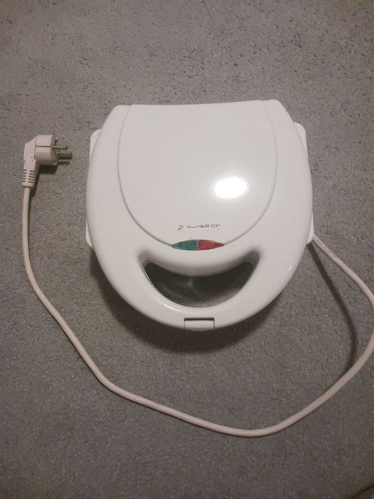 Тостер за сандвичи,гофретник с триъгълни панели