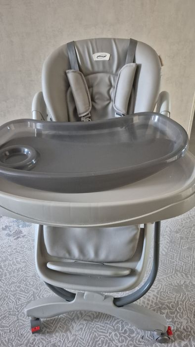 Продам недорого стул для кормления