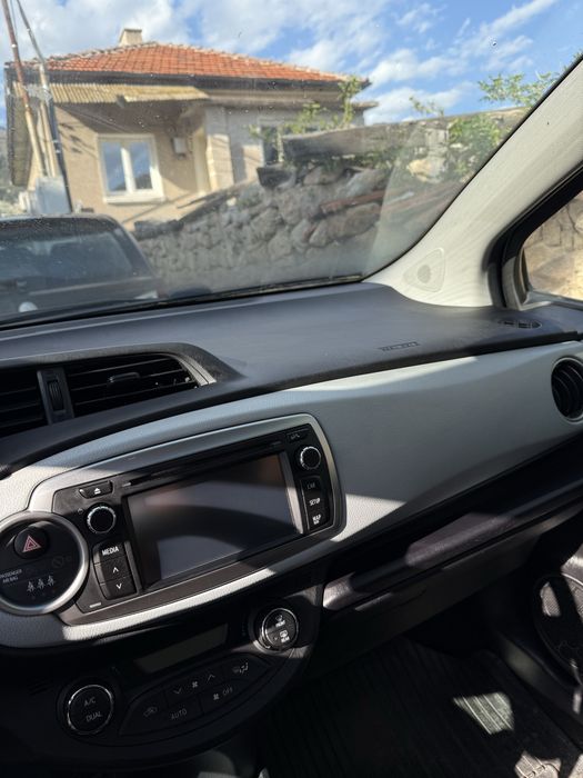 Тойота Ярис Хибрид