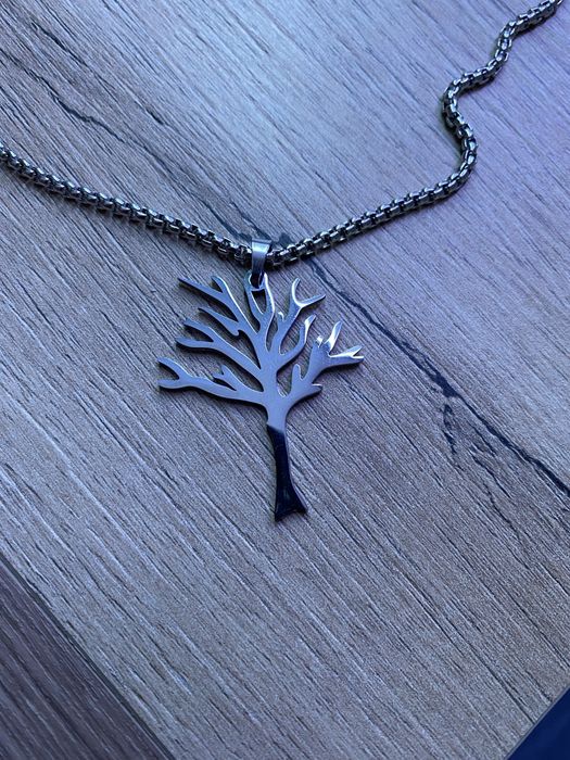 Colier arbore otravitor