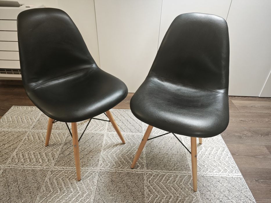 2 броя  кожени столове