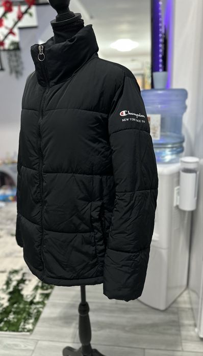 Jachetă champion puffer ca și nouă