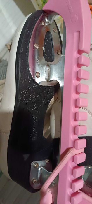 Продам коньки для девочки.