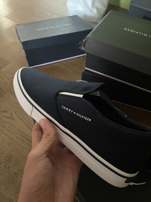 tommy hilfiger vulcanized canvas sneaker