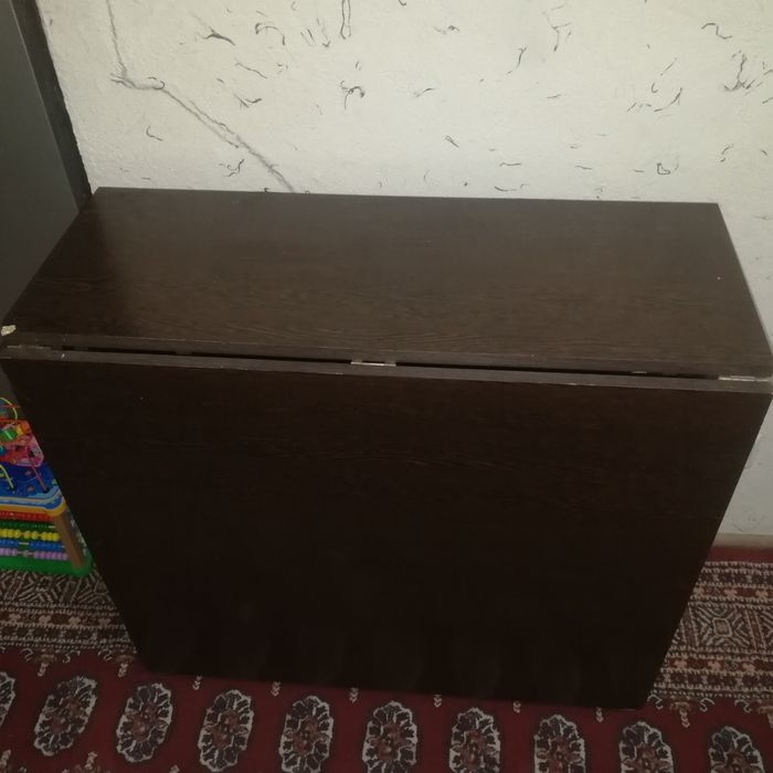 Продам стол книжку!
