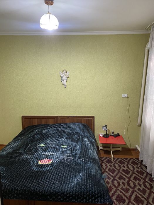 ПРОДАЮТСЯ 2 ДОМА В ОДНОМ ДВОРЕ (на две семьи) в центре Чирчика