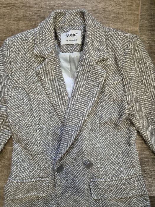 Вталено бежово Палто