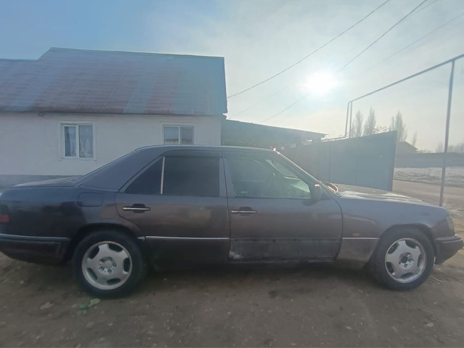 Мерседес 124ешка