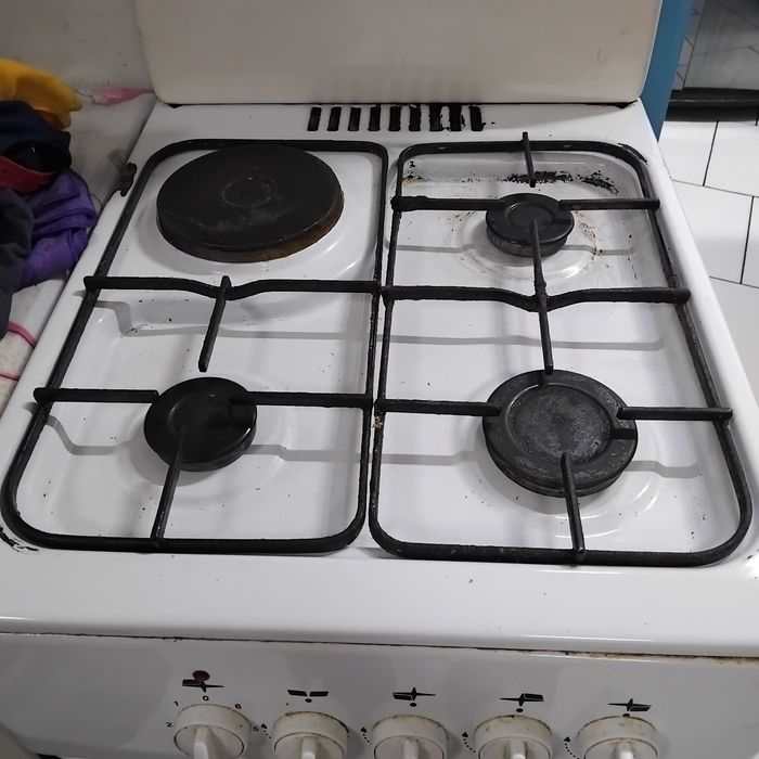 Продам газовую плиту