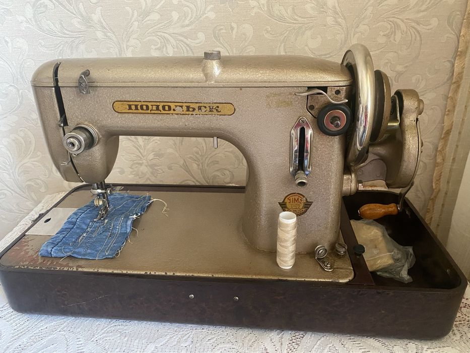 Швейная машина Подольск (ПМЗ) в отличном состоянии Цена: 40 000 тг.