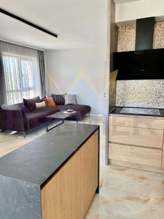 Дава се под наем Тристаен апартамент в Варна, Бриз - 110 кв.м за 1500 € - Снимка #3