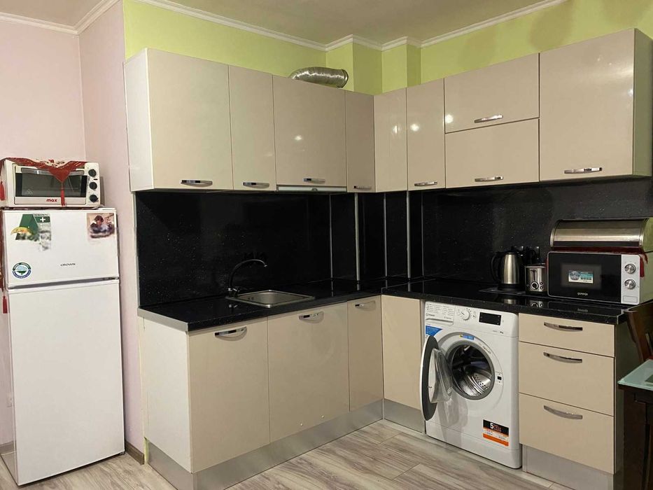 Дава се под наем Двустаен апартамент в София, Център - 65 кв.м за 598.23 € - Снимка #1