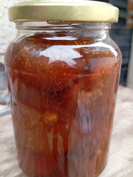 Домашна зимнина-пуешко месо,люти чушки,сладко