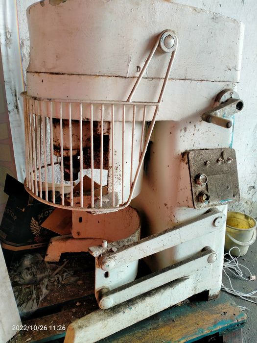 Производственный тестомес