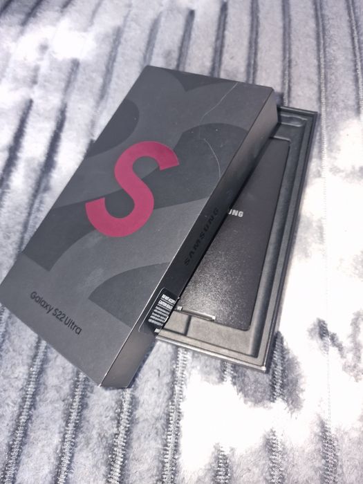 Vând s22 ultra 5g
