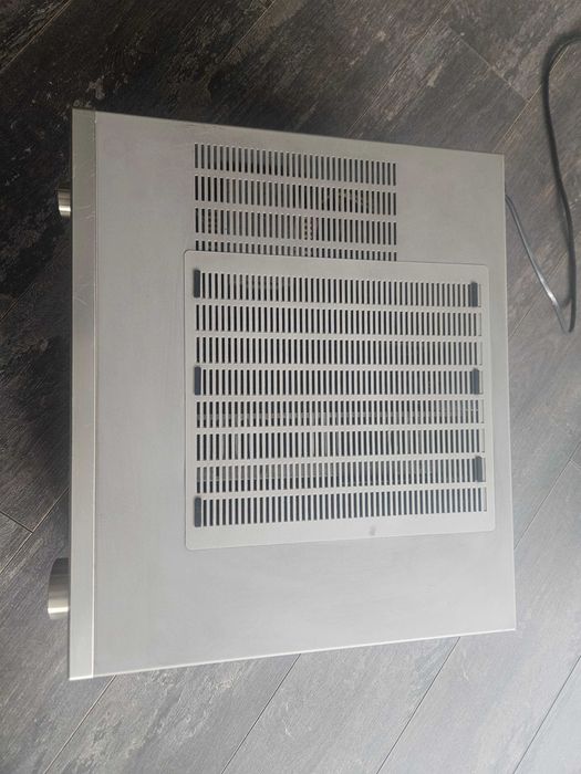 Продавам ресивър Denon AVR-2800 Dolby Digital DTS 5.1 Surround AV