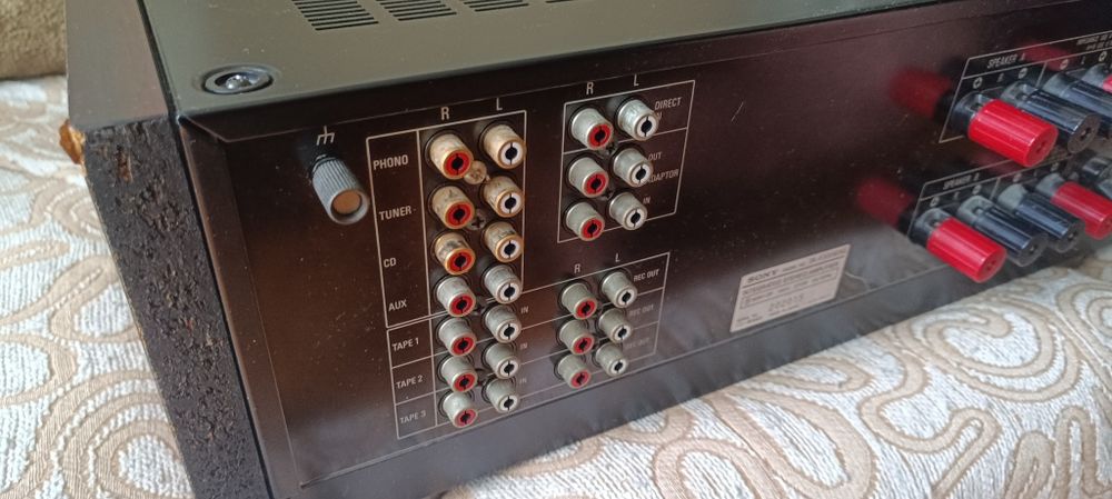 Sony 333ESG продам