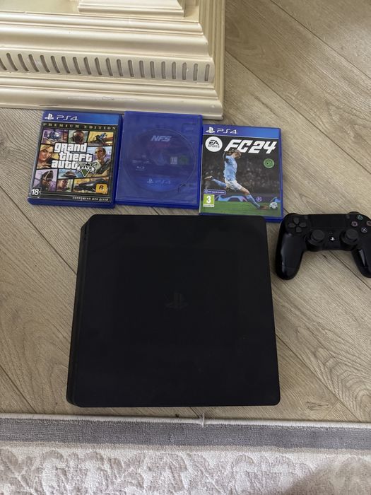 Ps4 с играми и джойстиком