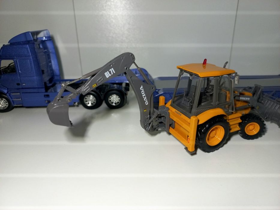 1:50 Motorart Volvo NH12 + Volvo BL71