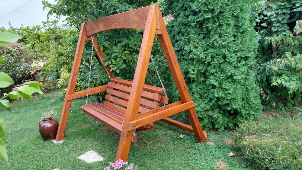 Дървена градинска люлка