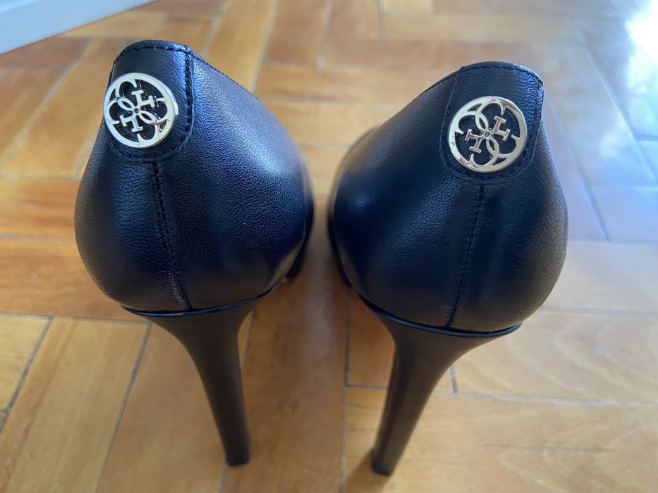 Guess обувки 40н