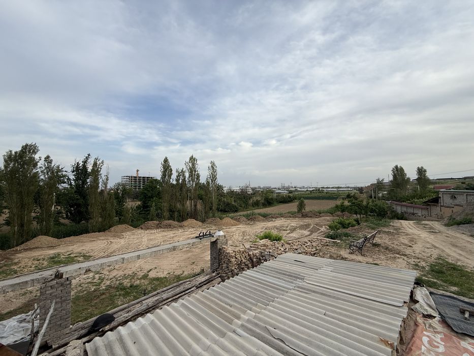 Uchastka sotiladi