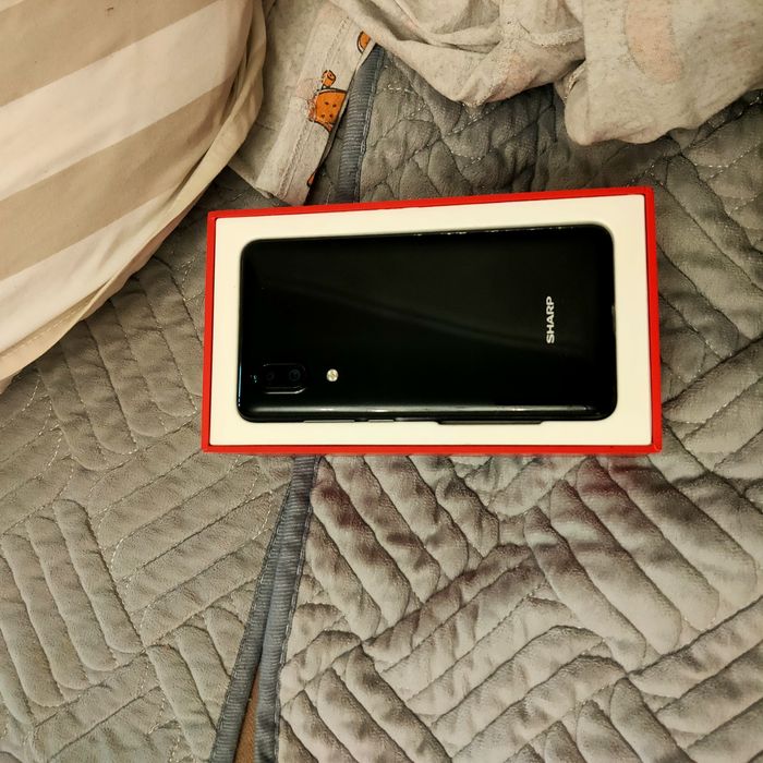 Продам Sharp aquos c10 4/64