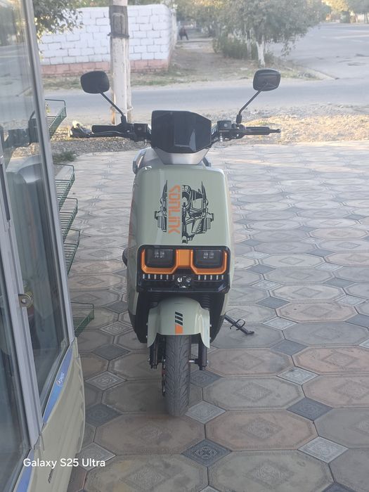 scuter sotiladi akumlamayotori 5 ta katta katta qolgani kurinmagan