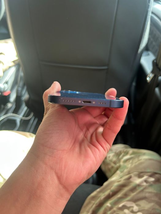 Продаётся IPhone 12