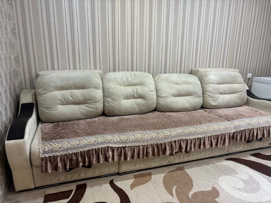 Продам Диван в хорошем состояние