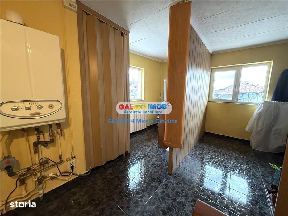 Vanzare Casa\/Vila cu spatiu comercial chiar in Centru