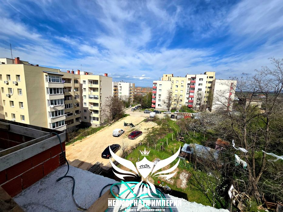 Продавам нов четиристаен 168кв.м. на 4 етаж БЕЗ КОМИСИОНА в гр.Асеновград, кв.Изток