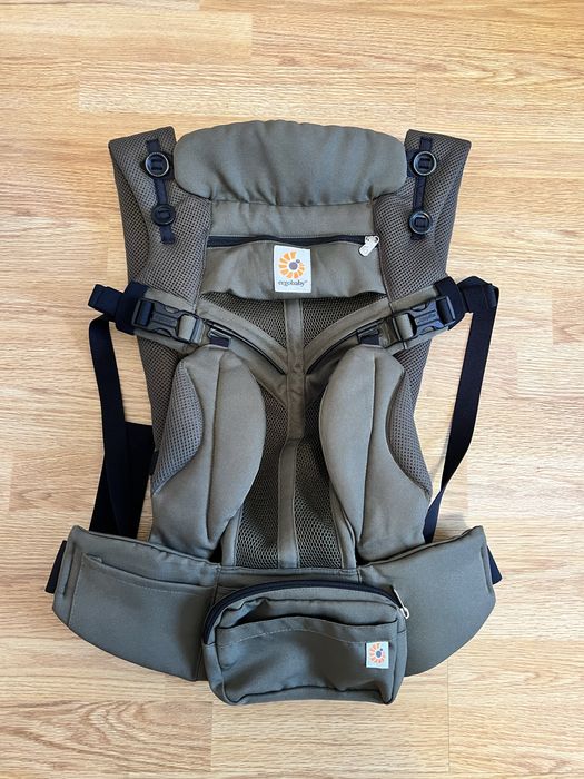 Marsupiu Ergobaby Omni 360 Cool Air Mesh, Khaki/Verde