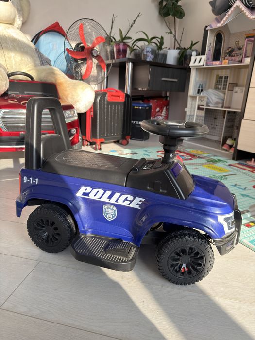 Продам электро-машинку детскую