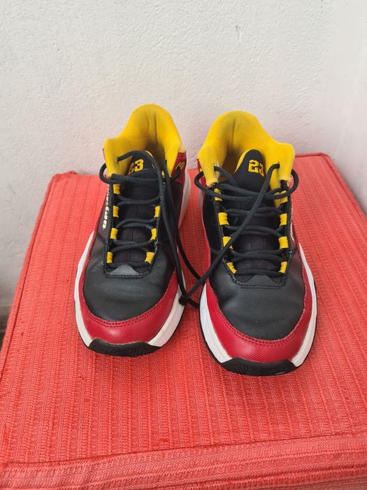 Nike Pantofi Sport JORDAN MAX AURA 3 SE  Nr.36,5