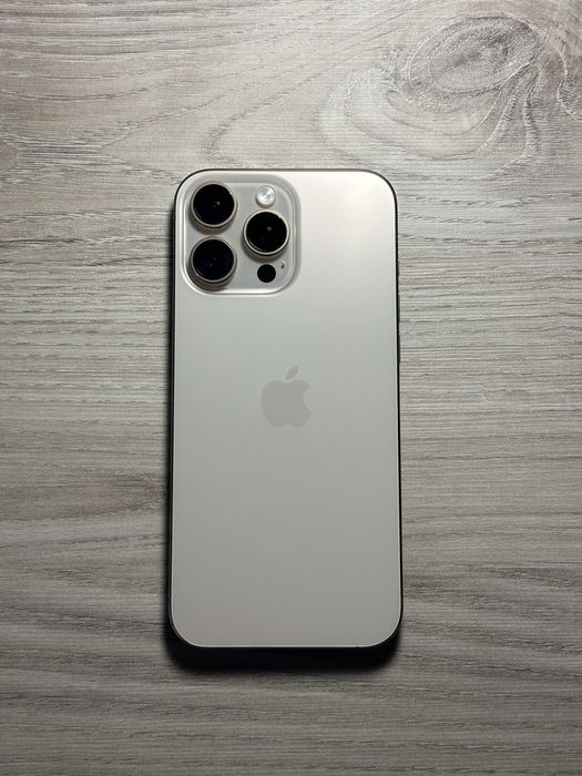 iPhone 16 Pro Max на гарантии, обмен