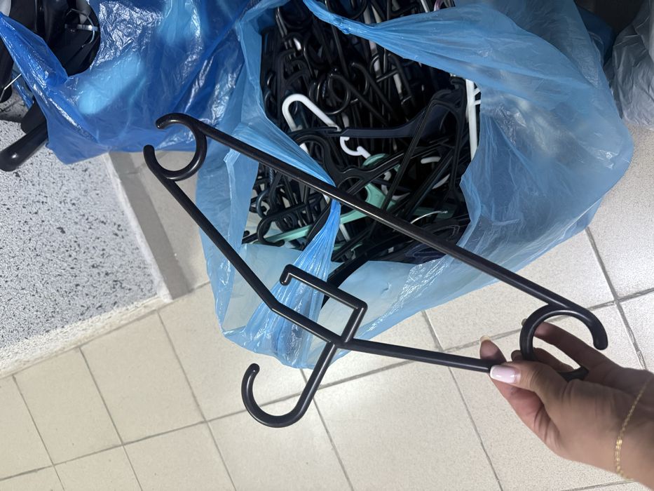 Вешалки для одежды