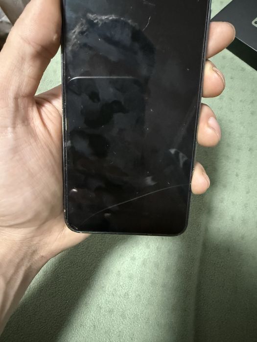 Продам Samsung s23 8/128