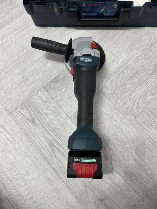 Bosch GWS 18V-10 flex