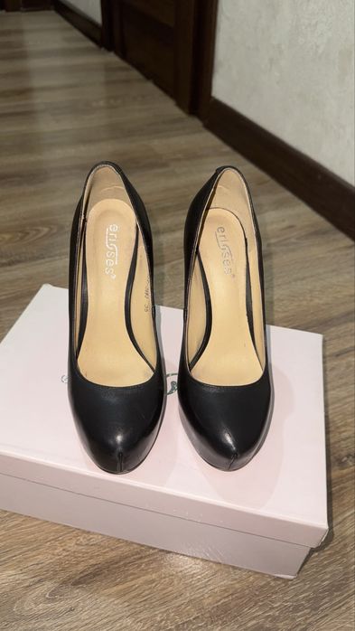 Продам туфли на каблуках