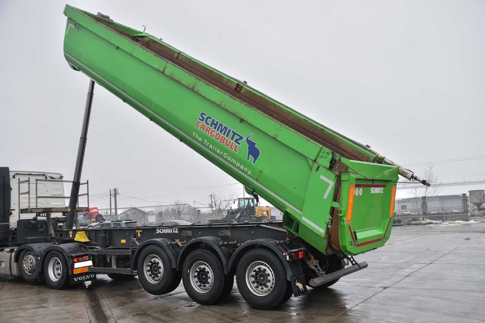 Semiremorca Schmitz basculabila