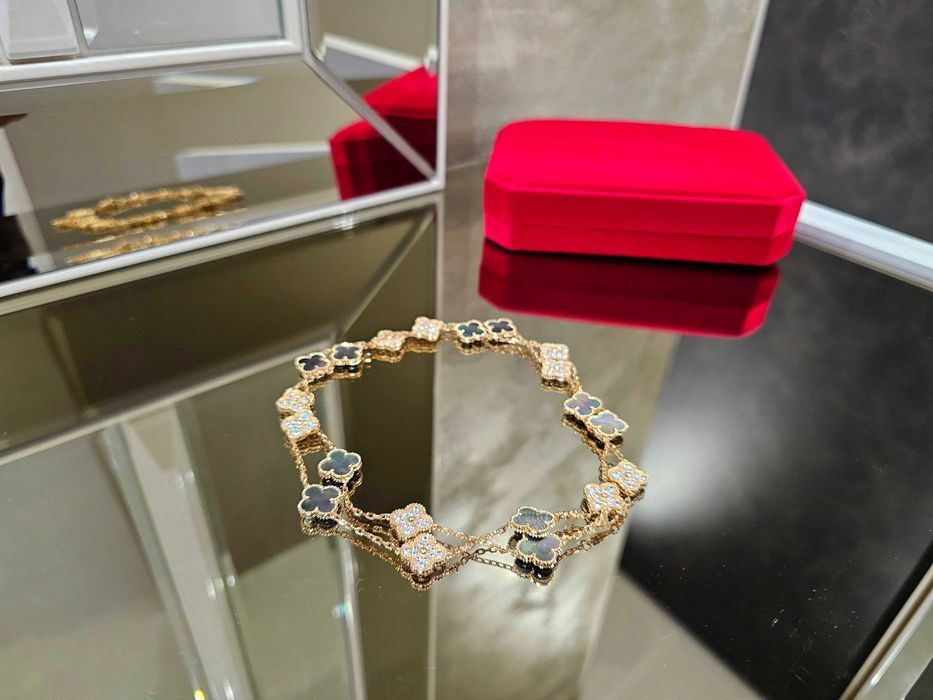 Van Cleef & Arpels VCA Rose 20 Motifs Diamond Grey Alhambra Колие