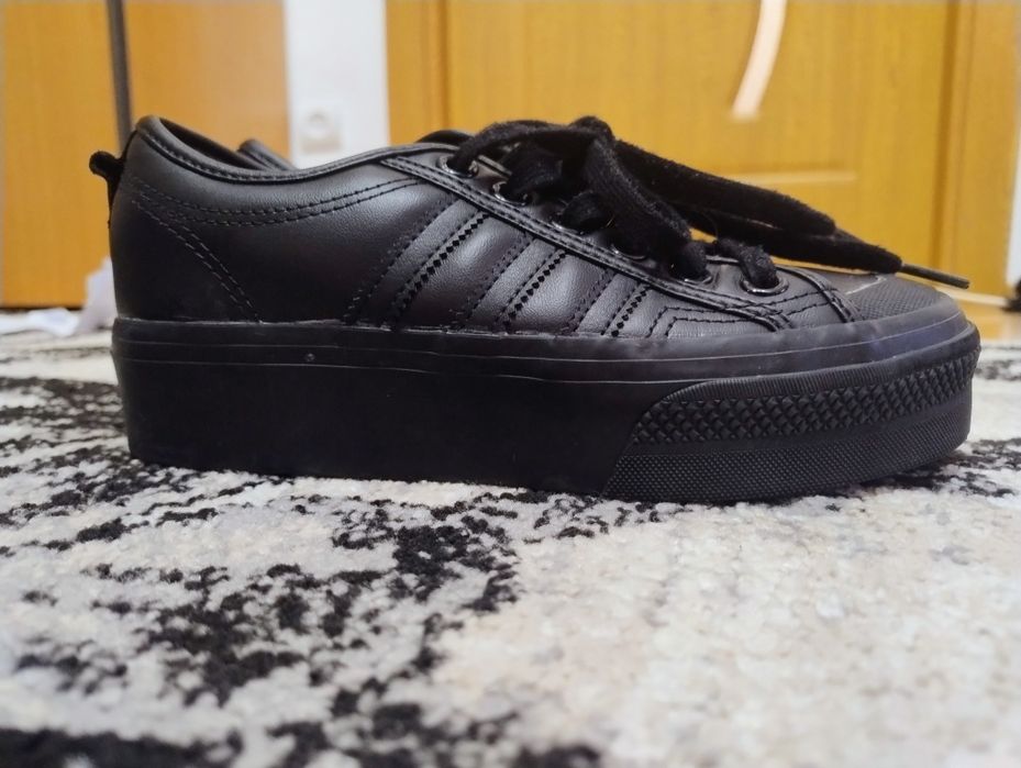 Adidași fete mărimea 38