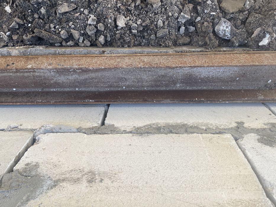 Продам швеллер 3.60 1.24