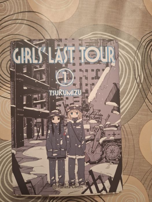 Японска манга "Girl's last tour", испански език.