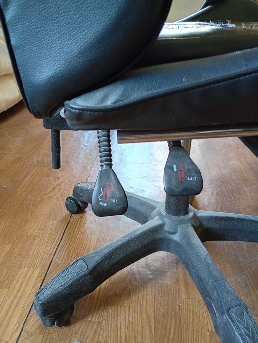 Компьютерное кресло